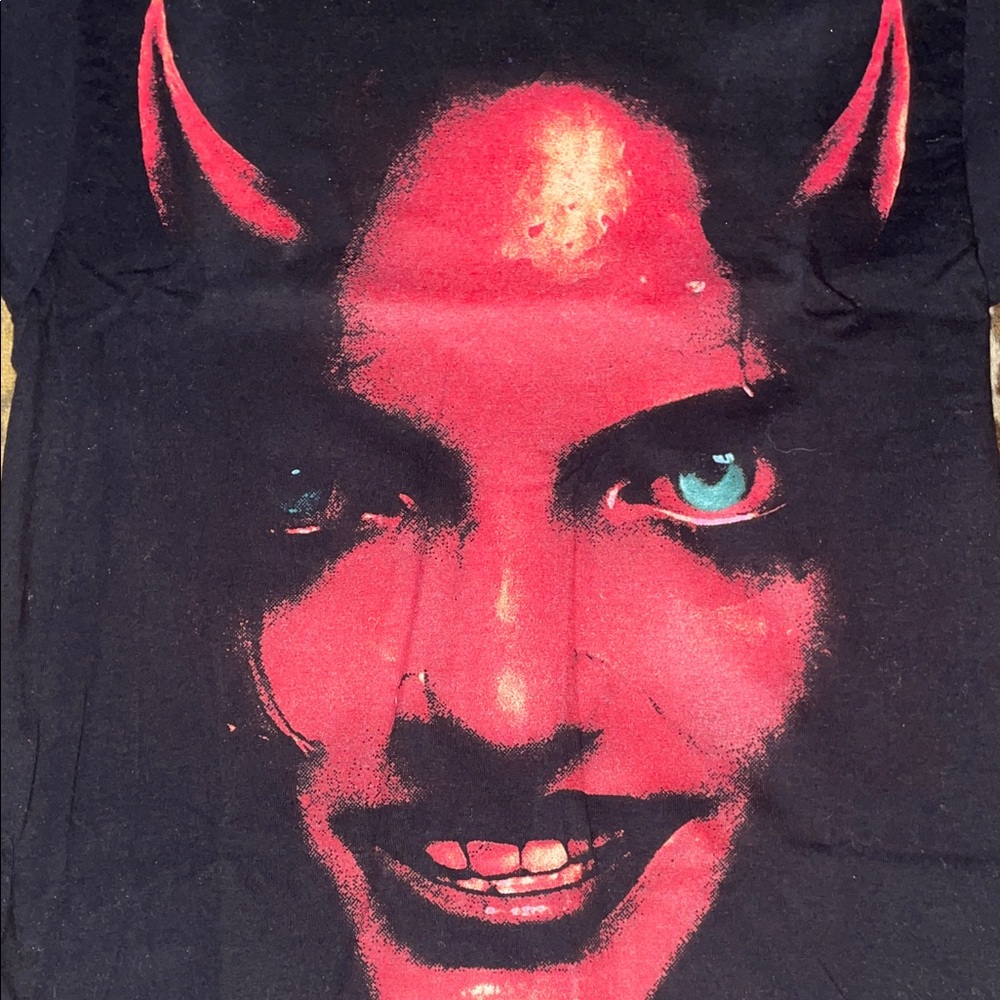 Works Of Madness T-Shirt The Red Queen Design - Picture 3 of 3